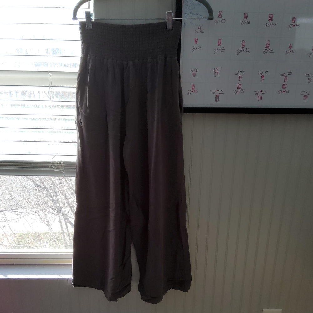 High-Waisted Gray Wide-Leg Pants